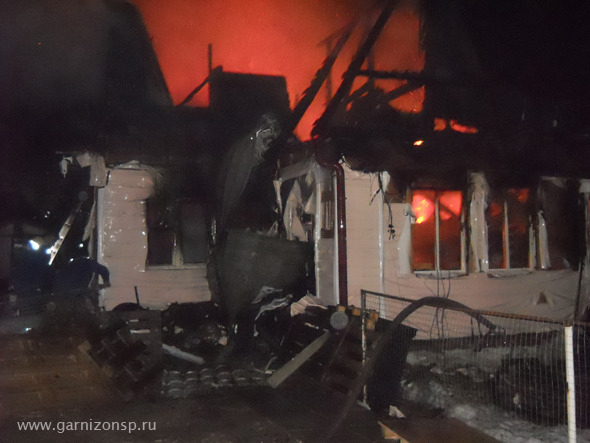       В Сергиевом Посаде сгорел частный дом и торговая палатка.          