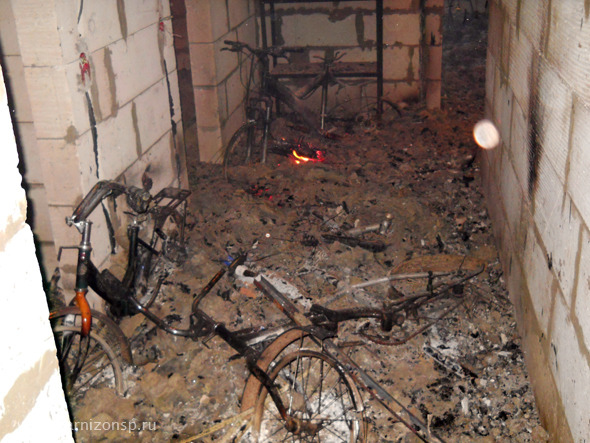       В Семенково сгорел дом          